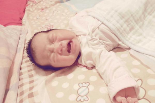 有種“熱”叫孩子愛踢被子，其實不止熱，娃有“苦衷”媽媽不知