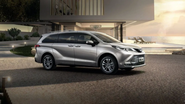 曾經最高加價七八萬的豐田賽那，為何加不動價了？