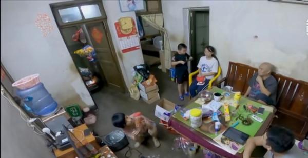 一家六口,四世同堂,住在47㎡的房子,房子雖小,他們卻很滿意 一家六口,四世同堂,住在47㎡的房子,房子雖小,他們卻很滿意