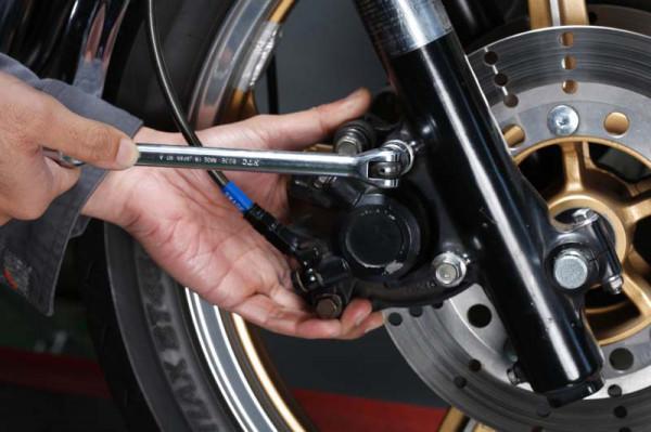 自己動手,快速換剎車皮的小技巧 自己動手,快速換剎車皮的小技巧