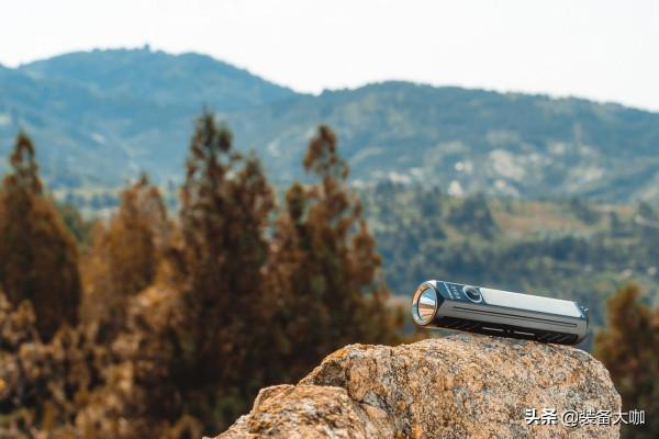 雙光源設計，覆蓋你所有照明需求—Lumintop 雷明兔E21C雙光源手電