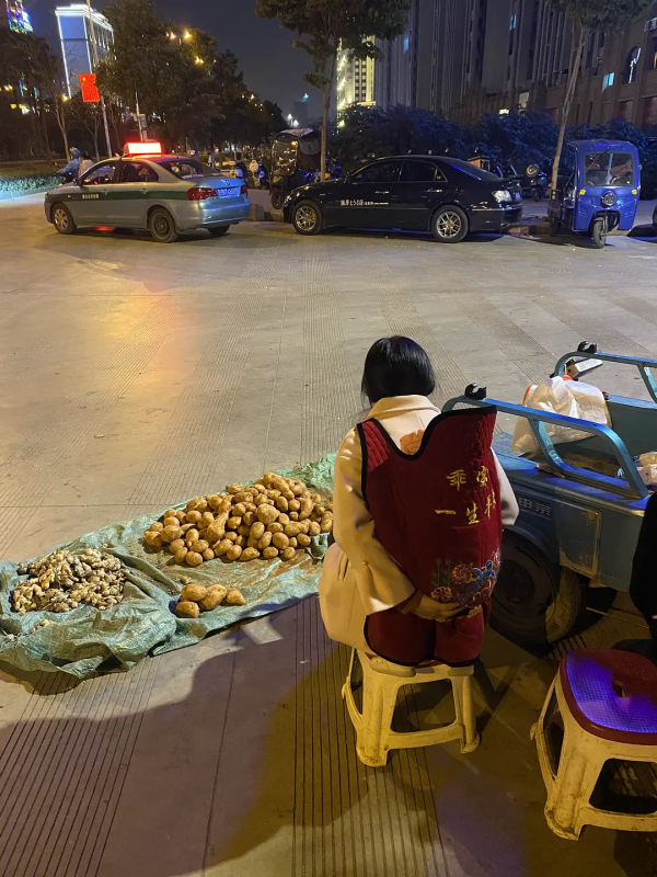 雲南紅河蒙自，大樹寨夜市