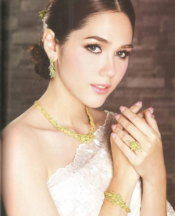 泰國“范冰冰”，40歲的她保養得像個洋娃娃，少女感十足