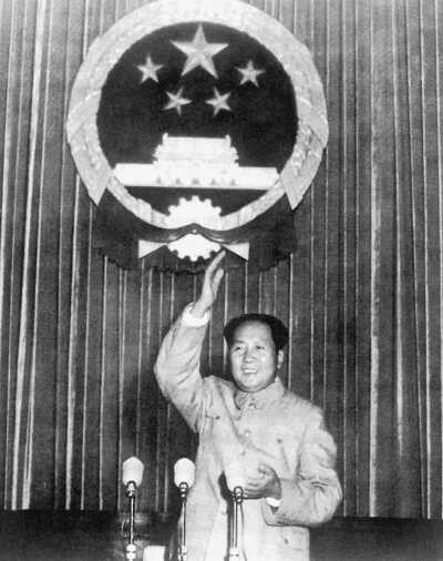 開國大典結束後,毛澤東毫無睡意,說完這一段話後,湧出了淚花 開國大典結束後,毛澤東毫無睡意,說完這一段話後,湧出了淚花