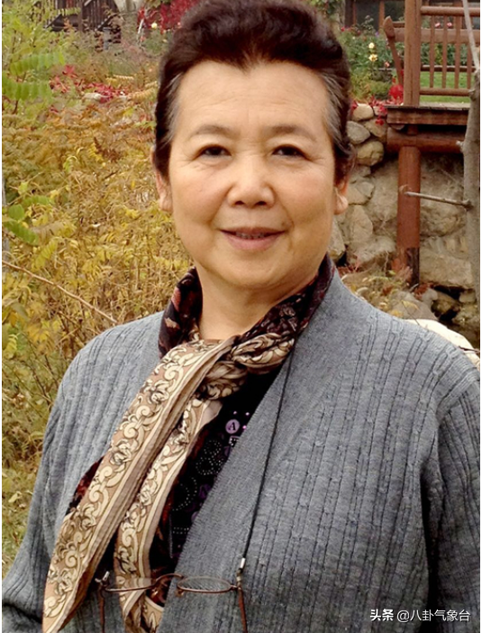 “媽媽專業戶”李文玲，與初戀牽手半個世紀，女兒鄒雪是她的驕傲