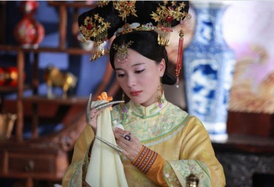 清朝第一位秀女，14歲生下千古一帝，死後獲三代皇帝尊封