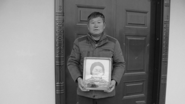 女乞丐被偽軍拖進炮樓，亮出三根針嚇退敵人，57年後針被國家收藏