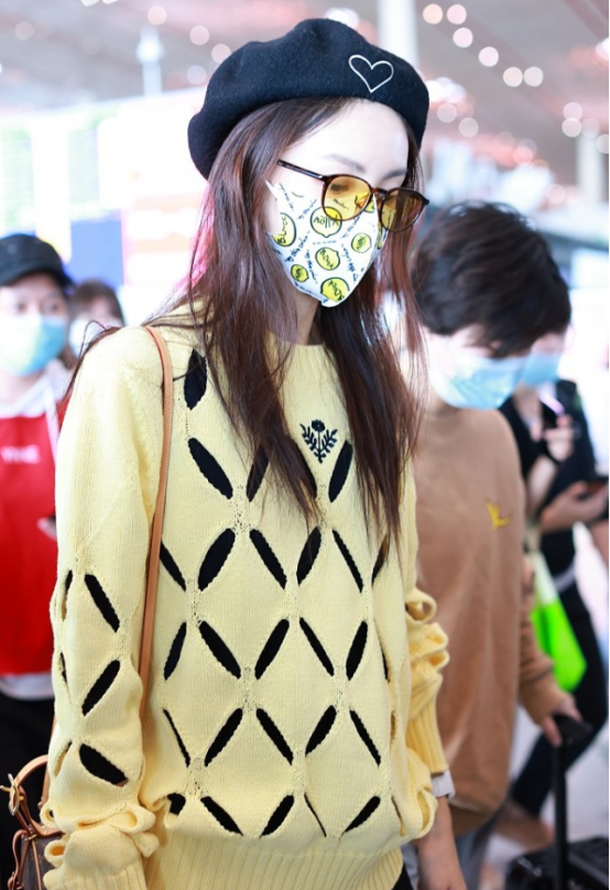 金晨的“教科書”式日常穿搭,集中了時尚和活力,俏皮又靈動 金晨的“教科書”式日常穿搭,集中了時尚和活力,俏皮又靈動