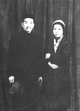 1954年曾志與丈夫陶鑄及女兒陶斯亮《一封終於發出的信》