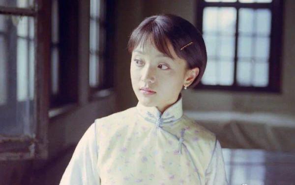 楊冪臉型像芒果,高圓圓法令紋突兀,越美豔越不適合民國造型? 楊冪臉型像芒果,高圓圓法令紋突兀,越美豔越不適合民國造型?