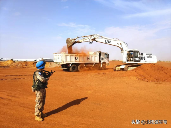 中國第9批赴馬裡維和工兵分隊完成加奧超營北門靶場場地清理任務 中國第9批赴馬裡維和工兵分隊完成加奧超營北門靶場場地清理任務