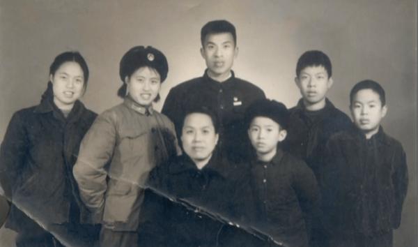 開國上將女兒嫁給貧下中農出身的幹部,上將:真是門當戶對 開國上將女兒嫁給貧下中農出身的幹部,上將:真是門當戶對