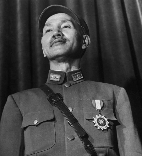 張靈甫身亡，蔣介石將湯恩伯打得滿臉血，還在他死後說：死了也好