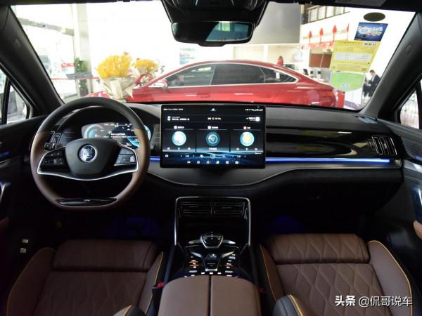 實惠的中型SUV,實拍唐新能源,搭載插電式混合動力系統 實惠的中型SUV,實拍唐新能源,搭載插電式混合動力系統