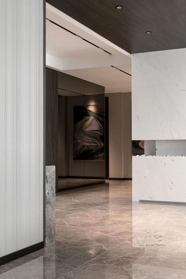 以沉靜之形 構築有趣真我 以沉靜之形 構築有趣真我