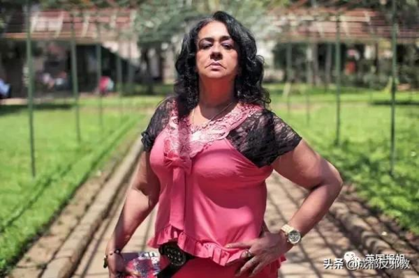 巴西頭號女毒梟親述犯罪生涯：11歲玩弄槍火，25歲嫁給黑幫頭目