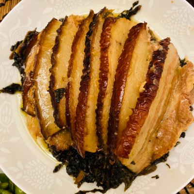 跟飯店大廚學的梅菜扣肉的做法，果然好吃到沒朋友