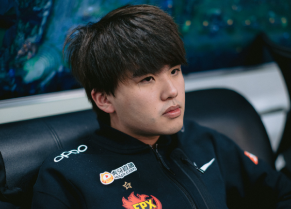 下路版本來襲,這三個AD選手能否打出精彩操作?觀眾拭目以待 下路版本來襲,這三個AD選手能否打出精彩操作?觀眾拭目以待