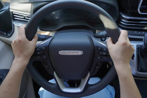 原廠48V智慧雙發電能管理系統,讓房車擺脫用電困擾 原廠48V智慧雙發電能管理系統,讓房車擺脫用電困擾