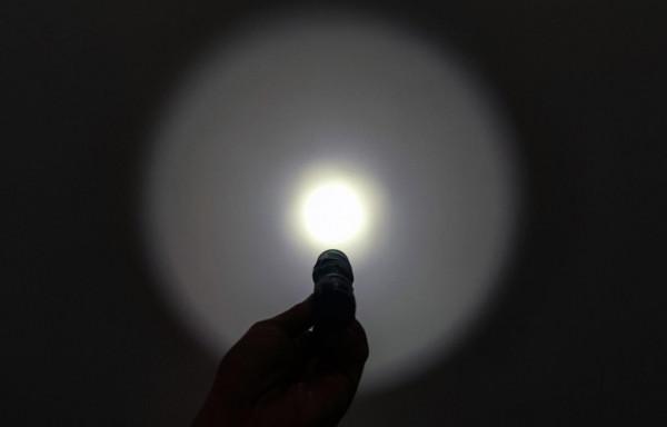 明亮便攜顏值高，手電就選務本新品C2