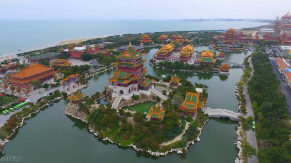 人間若有仙境，那一定是在黃山，而蓬萊三島世間奇