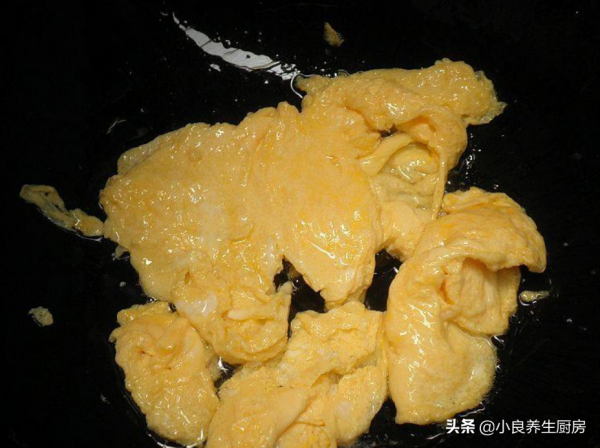 秋季轉涼,這菜我家娃很愛吃,8分鐘就搞定,營養又解饞 秋季轉涼,這菜我家娃很愛吃,8分鐘就搞定,營養又解饞