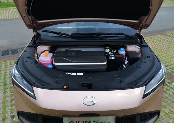 “傳統”對陣“新勢力” 廣汽埃安AION S對比小鵬G3i