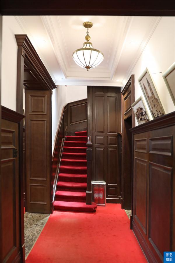 青島八大關有座豪華富麗的花園洋房，因中國首位影后胡蝶而得名