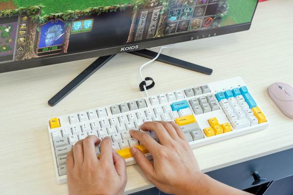 機械鍵盤再次完美迴歸，GANSS高斯GS104D藍芽無線機械鍵盤評測