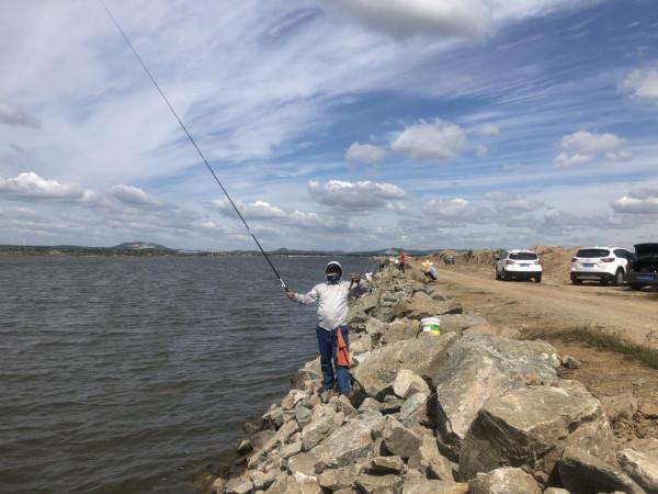 今年的楞巴魚咬口季，我還是溜達釣，這一箱子魚獲真過癮