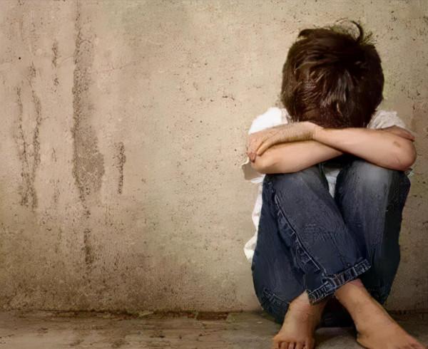 “潑冷水式”的教育有多可怕?孩子自卑,可能因為父母常說這些話 “潑冷水式”的教育有多可怕?孩子自卑,可能因為父母常說這些話