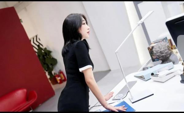 我被老闆的“愛”留在了身邊 我被老闆的“愛”留在了身邊