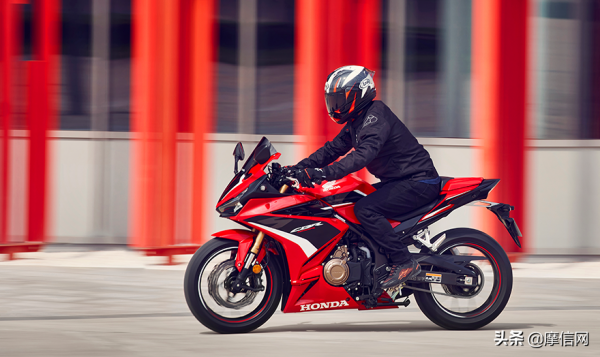 本田釋出2022款運動街跑CBR400R