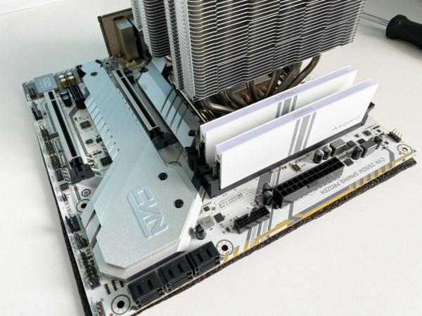 追潮流嘗試白色主題裝機,白色記憶體條畫龍點睛,幸遇新款女武神 追潮流嘗試白色主題裝機,白色記憶體條畫龍點睛,幸遇新款女武神