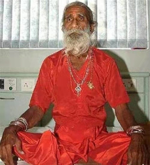 引印度軍方介入調查的苦行僧:自13歲不吃不喝持續77年,如何做到 引印度軍方介入調查的苦行僧:自13歲不吃不喝持續77年,如何做到