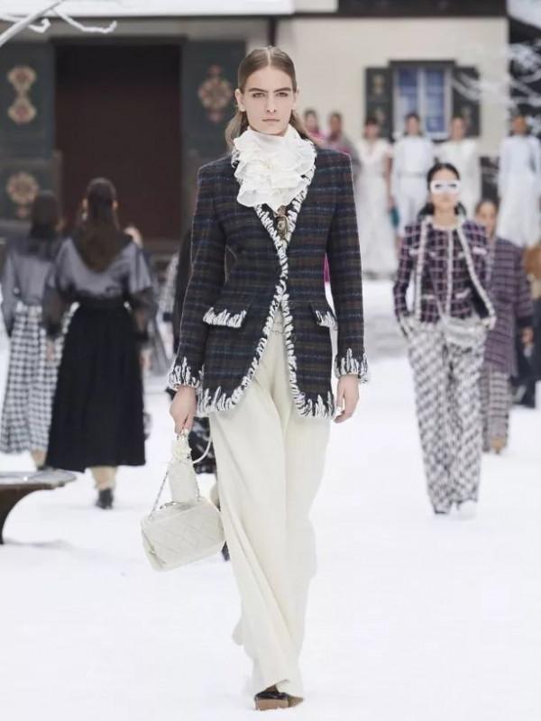 今年秋冬,穿“小香風”的你,美得真高階 今年秋冬,穿“小香風”的你,美得真高階