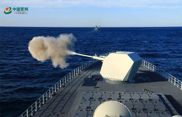 同樣都是拍攝055,一個拍成055型輕型護衛艦,俄宣部拍出戰列艦風 同樣都是拍攝055,一個拍成055型輕型護衛艦,俄宣部拍出戰列艦風