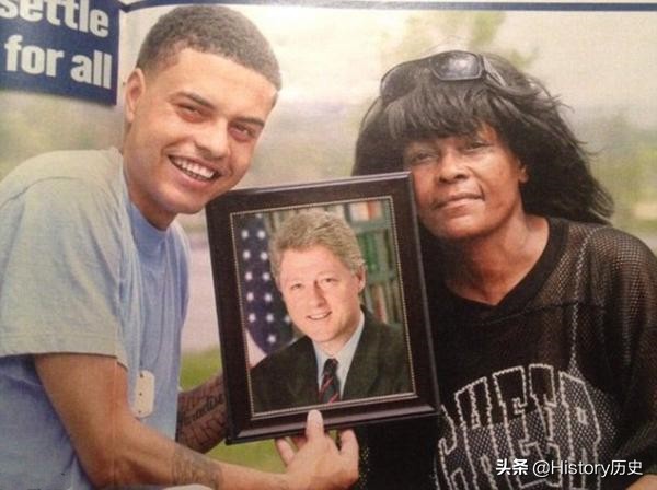 美國一黑人男子說自己是克林頓的私生子,還說是克林頓唯一的兒子 美國一黑人男子說自己是克林頓的私生子,還說是克林頓唯一的兒子