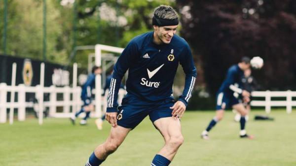 “狼王”一分鐘內兩黃下場被噴腦子短路,女友回憶希門尼斯去年頭部重傷慘烈一刻 “狼王”一分鐘內兩黃下場被噴腦子短路,女友回憶希門尼斯去年頭部重傷慘烈一刻