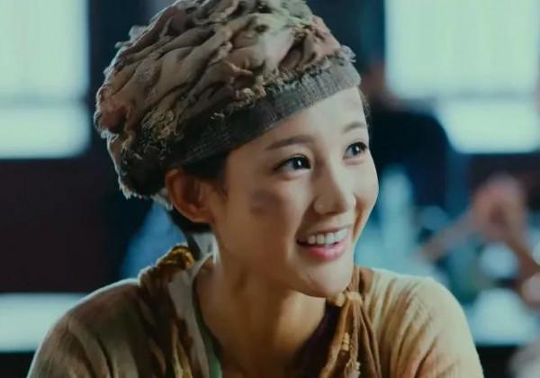 女明星演乞丐，楊穎不走心，楊超越太醜，看到劉亦菲披個麻袋也美
