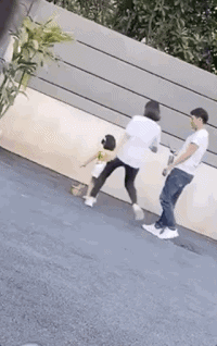 3歲女童月賺百萬，體重漲到70斤，拿孩子賺錢的父母有多可怕？