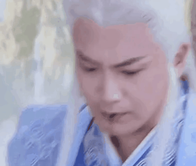 抱歉我笑了！影視劇中的吐血戲，有人像裝了噴泉，有人像在放煙花