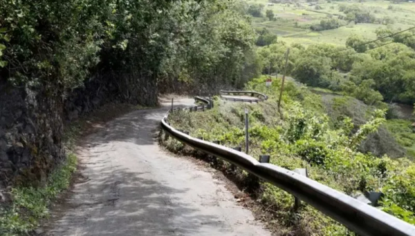 世界上最陡峭的街道，普通的車都上不去，恐高的人會害怕