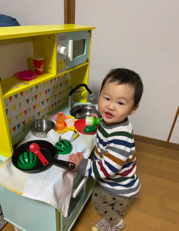 河南小哥去日本留學，被日本女孩瘋狂倒追，生娃後妻子想當中國人