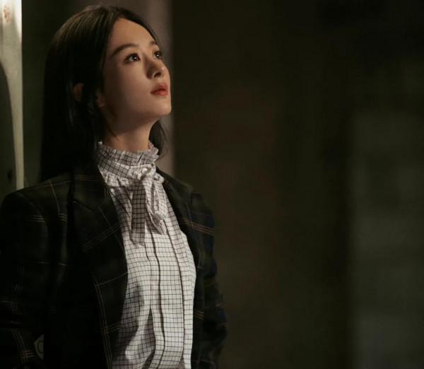 趙麗穎黑色皮衣新造型