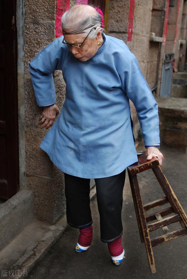 媽媽的四寸銀蓮（三）三寸金蓮起源於何時，纏足的真正推手是誰？