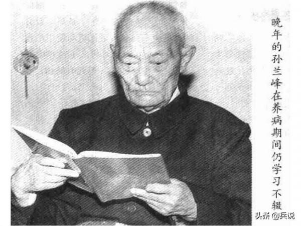 綏遠起義通電寫好,司令卻不簽字,老上級傅作義說硬話:隨你便 綏遠起義通電寫好,司令卻不簽字,老上級傅作義說硬話:隨你便