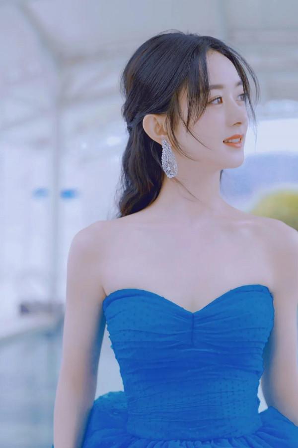 分享一組趙麗穎的美照桌布