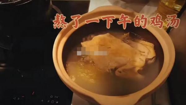 黃磊掌勺為老婆孩子做飯 孫莉在旁猛誇甜蜜恩愛 黃磊掌勺為老婆孩子做飯 孫莉在旁猛誇甜蜜恩愛