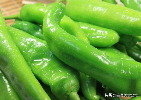 鮮嫩味美的青椒釀蝦滑，簡單好吃，營養又解饞，家人愛吃的家常菜